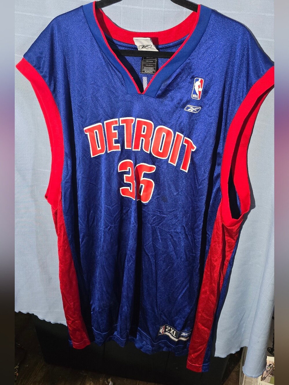Reebok NBA # 32 Wallace Pistons  2XL Blue and Red Team Jersey